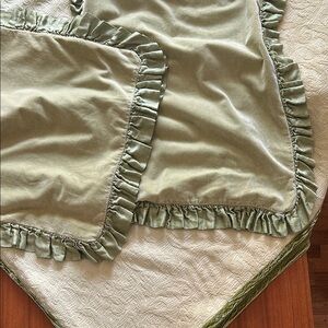 Bella Notte Adele Quilt w/2 King Shams, King